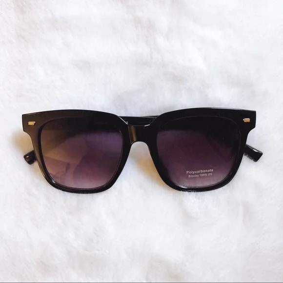 Jacob Black Classic Square Sunglasses - Picture 2 of 10
